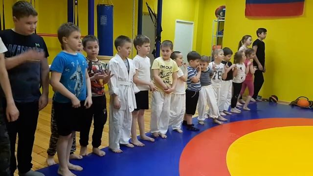 ТРЕНИРОВКА АРМЕЙСКОГО РУКОПАШНОГО БОЯ ФОК УРОЖАЙ смотреть онлайн