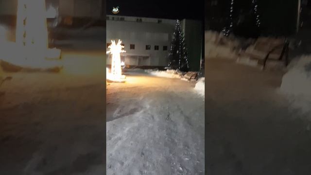 Любуемся новогодними декорациями ?