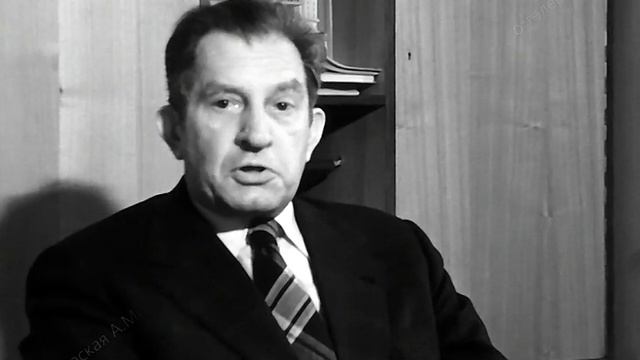 1978 год. Участник  творческой конференции в Тюмени литературовед Виталий Озеров.