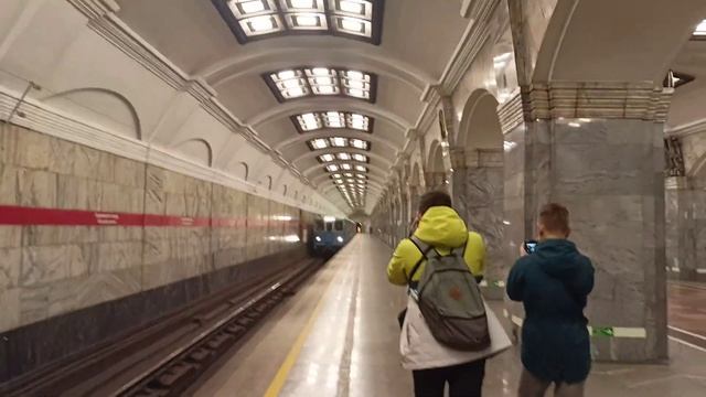 Ретросостав на Станции Кировский Завод смотреть онлайн