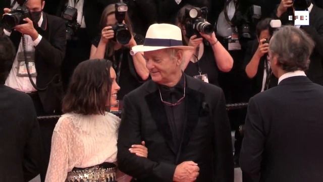 Swinton y Chalamet encabezan con 'The French Dispatch' un desfile de Hollywood en Cannes смотреть онлайн