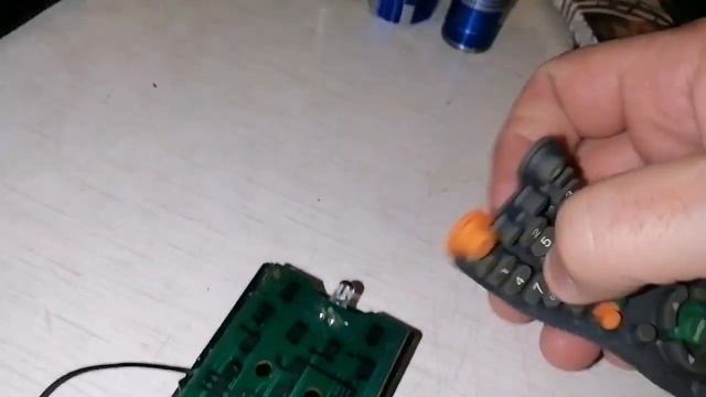 FNIRSI-1C15 СНИМАЕМ КОМАНДЫ С ПУЛЬТА Д/У НАПРЯМУЮ С ВЫВОДОВ ИНФРАКРАСНОГО СВЕТОДИОДА. смотреть онлайн