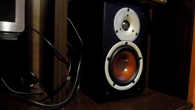 Dali Spektor 2 с усилителем Denon PMA 600 NE ,источник DVD , формат MP3, через RCA. смотреть онлайн