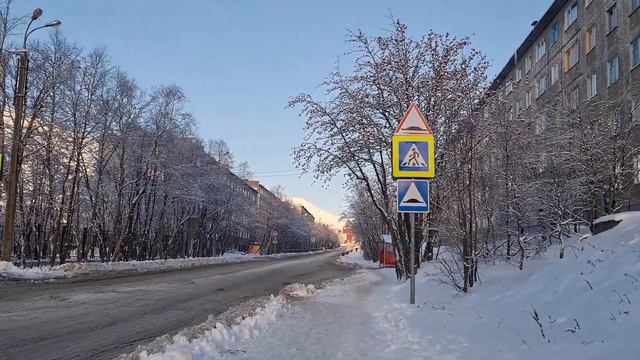 Снег-это маленькая радость/Идём на день рождения.
