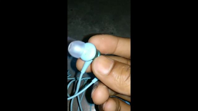 Mi in-Ear Headphones basic Unboxing and Review смотреть онлайн
