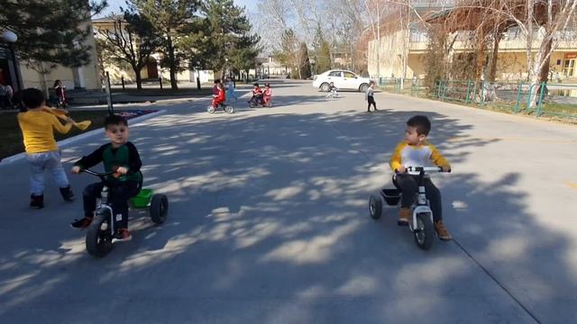 Прогулка. Средняя группа смотреть онлайн