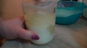 Быстрый пирог пышный и нежный с замороженной клубникой