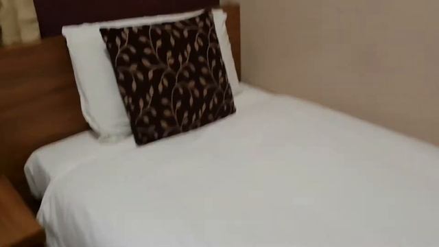 Comfort Inn Kingscross Hotel Room Tour - Kings Cross Station - St Pancras International - SJBBVideo смотреть онлайн