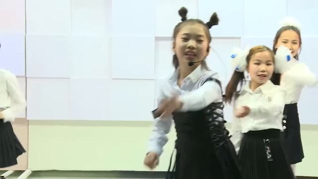 "Мугалим" - Арууке Аликова смотреть онлайн