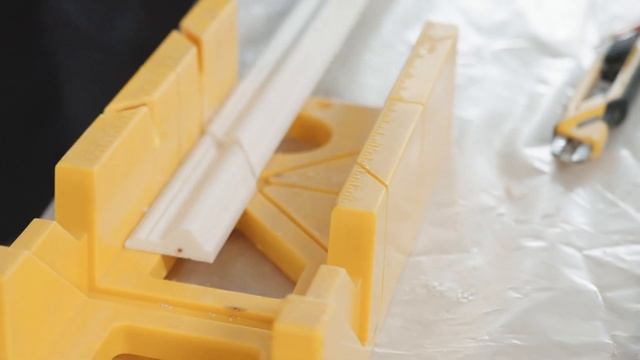 Клеем галтели вместе с монтажным клеем Декор Экспресс