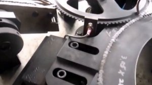 Автомат для сборки гвоздей в пластиковую ленту.