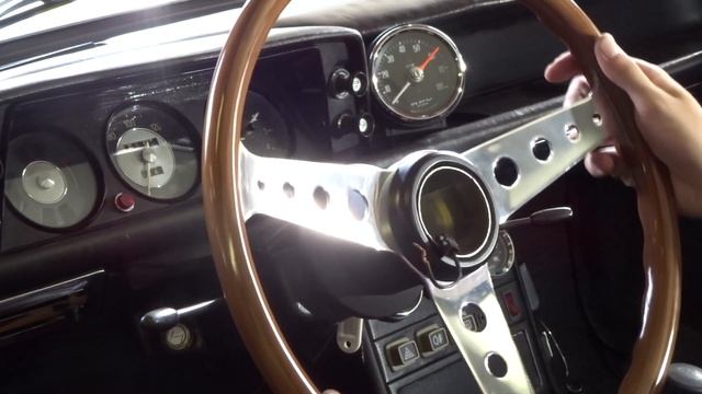Replacing a Car SteeringWheel | BMW Neue Klasse 2002 |
