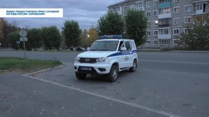 Полицейская хроника: выдворение мигрантов, телефонные мошенники и чужие банковские карты