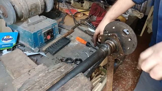 Как снять полуось 2106. Как снять полуось 2106