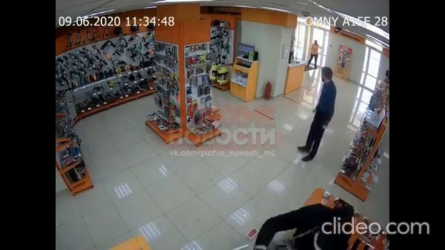 Неудачное ограбление ДНС с монтировкой смотреть онлайн