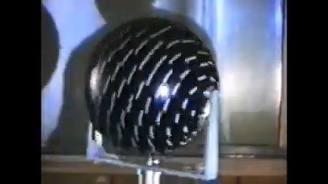 Вращение относительно двух взаимно перпендикулярных осей