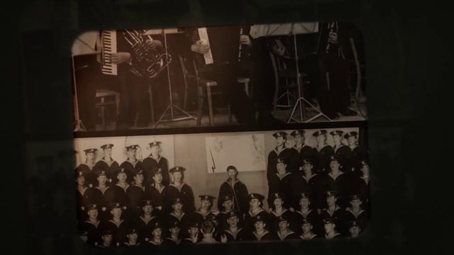 "ФЛОТСКИЙ ВАЛЬС" поёт ансамбль ВМФ "РИФЫ".