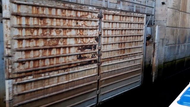 Домашнее видео. По Днепру на катере. Шлюзование. Киевское море.