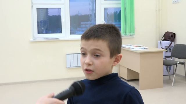 С Днём 8 марта ученики поздравляют. смотреть онлайн