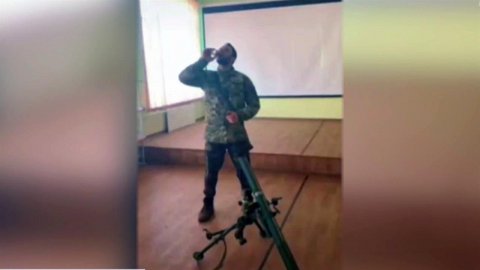 Украинские военные используют гражданские объекты как прикрытие