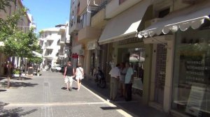 Узкая улица на Крите