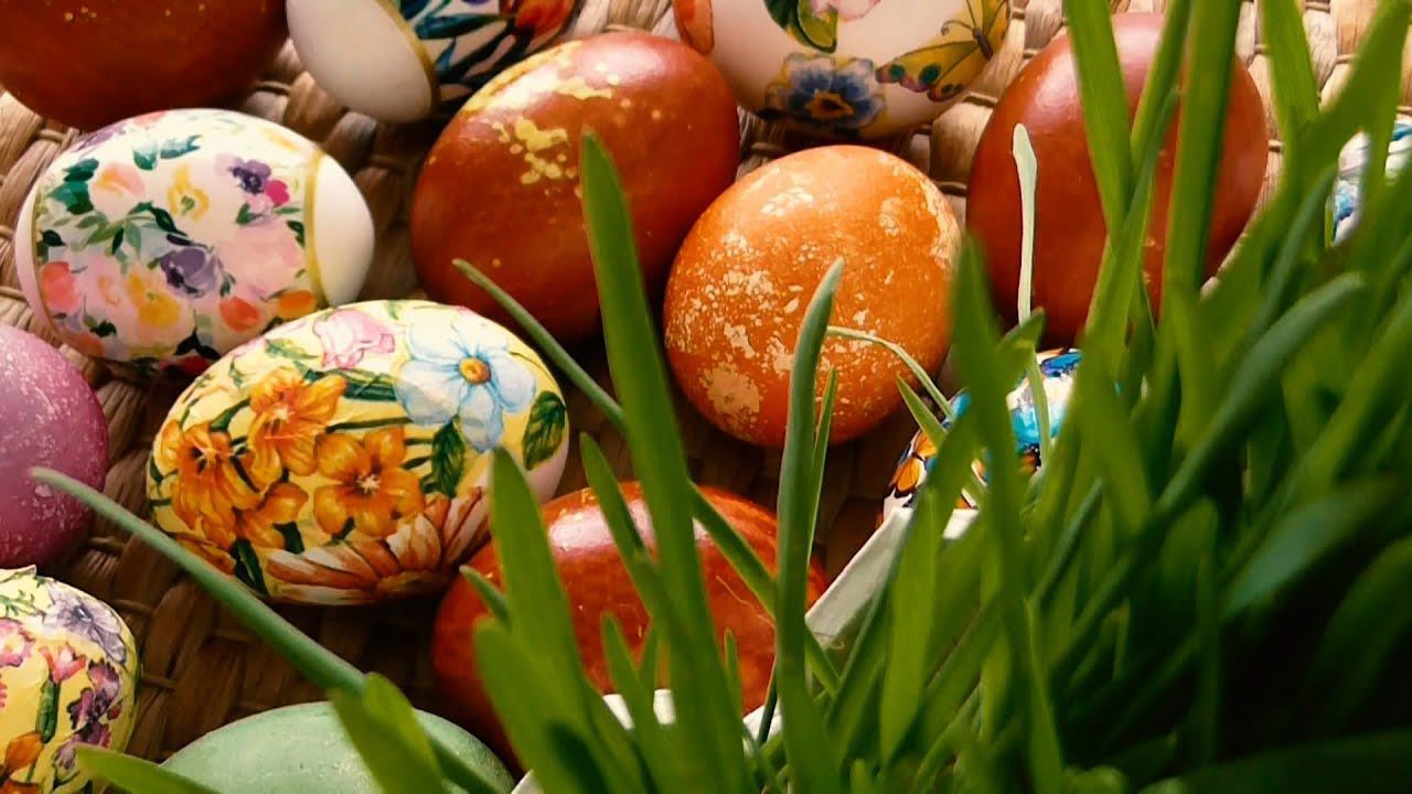 4 САМЫХ ПРОСТЫХ И БЫСТРЫХ СПОСОБА ОКРАСКИ ЯИЦ НА ПАСХУ!
