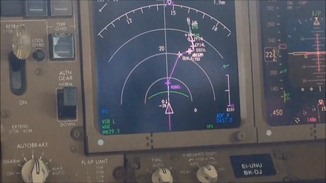 Очень ржачные переговоры пилотов Боинг 777 Трансаэро Анадырь Москва с пьяным вторым пилотом.