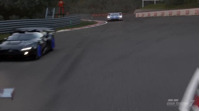 Car Expert Reacts to Gran Turismo 7 смотреть онлайн