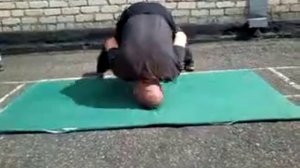 Тренировка шеи для борцов и ударников.
