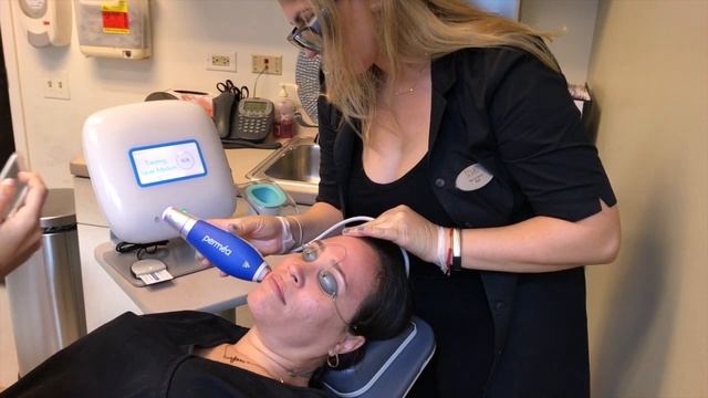 Clear + Brilliant Laser Therapy смотреть онлайн