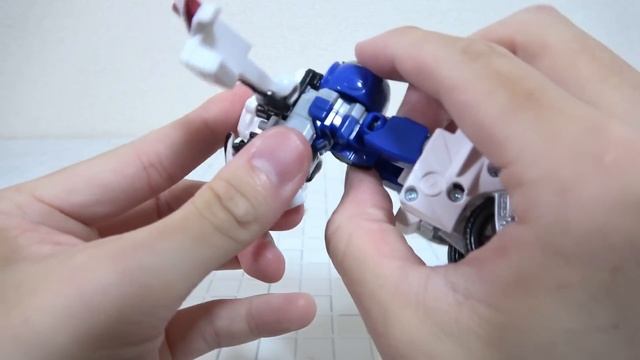 【はたらく車がロボットに変形！】?パトカー＆?消防車＆?救急車＆?覆面パトカー＆?白バイ＆?黒バイ＆?ドクターヘリ＆?消防ヘリ＆?清掃車【ジョブレイバー】
