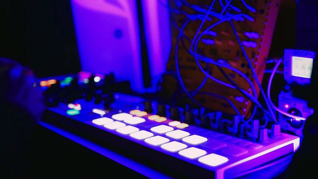 DroidDisco 03 | Control Code - Teenage Engineering PO-400 | Novation Circuit | Arturia BeatStep Pro