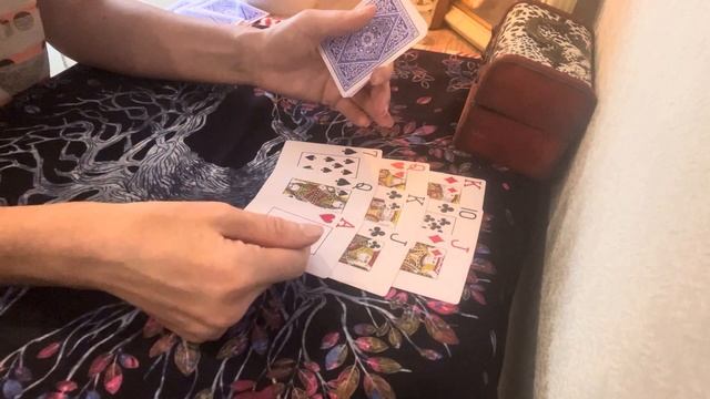 Как поживает крестовый сегодня? Проявится ли к червовой даме??? смотреть онлайн