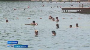 Ставропольцы в сорокоградусную жару спасаются в Комсомольском пруду