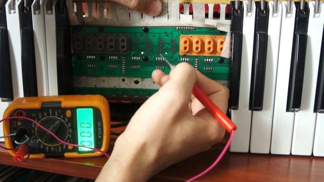 Roland D-20, дефекты и ремонт клавиатуры. часть 4 смотреть онлайн