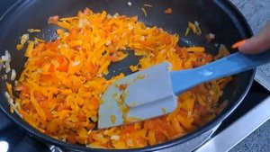 Как Быстро и Вкусно накормить всю Семью! Перловка с котлетами на сковороде на скорую руку