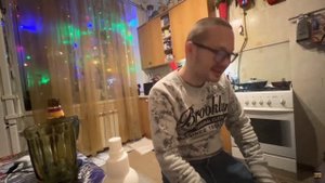 СЕРГЕЙ СИМОНОВ СТРУЯЧИТ В РАКОВИНУ ПРИ ВЖЛИНКЕ И КАПКАНЫЧЕ