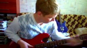 Игра на бас гитаре слэпом (Bass guitar - Romik Ostapenkovich)