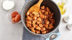Гуляш из индейки с подливкой