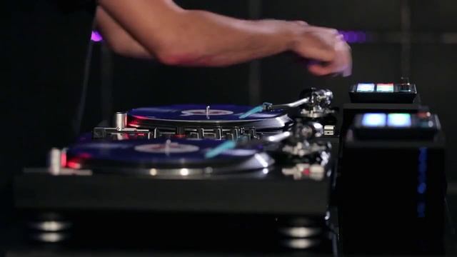 LED Club Turntablism vs Reloop NEON feat  DMC Champ JFB