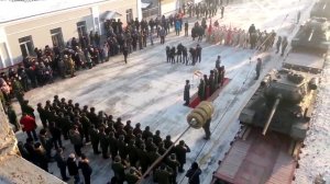 Торжественный митинг в честь возвращения боевой техники В Чите с оркестром встретили эшелон с танкам