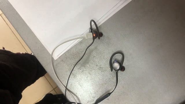 Наушники Samsung level aktive