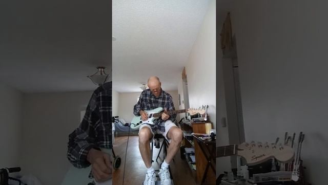 Squier Bullet Mustang Demo "All Of Me" смотреть онлайн