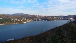 Озеро в Абрау-Дюрсо красивый вид с обзорной площадки