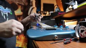 Installing An Original 1984 Floyd Rose In My MIM Fender Player’s Series Stratocaster, Thanks R2!