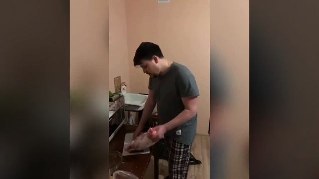 Как разделать свиную ногу! Обучающий курс за 2 минуты