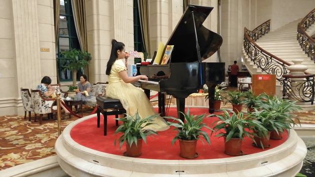 Песня Подмосковные вечера в отеле на отдыхе смотреть онлайн