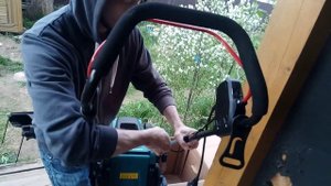 Долой триммер! Распаковка электрической газонокосилки Makita ELM 3720, самой крепкой среди бюджетны