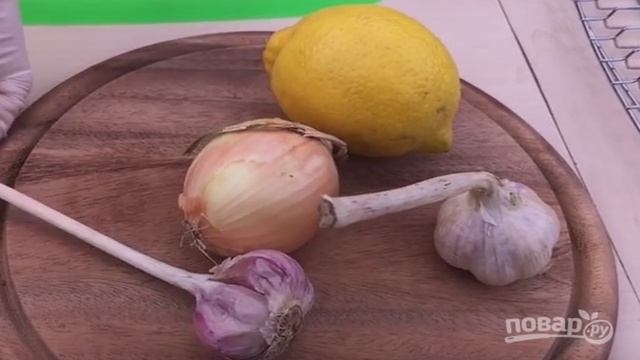 Форель на мангале в лимонно-чесночном маринаде