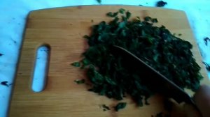 Ферментация мелиссы, листьев красной смородины и малины двумя способами.